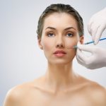 Какие косметические процедуры сделают вас моложе: инъекции ботокса