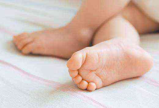 сухая кожа на ногах у ребенка причины лечение